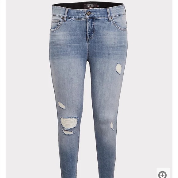 Torrid Distressed Light Bombshell Skinny Jean - Picture 12 of 12
